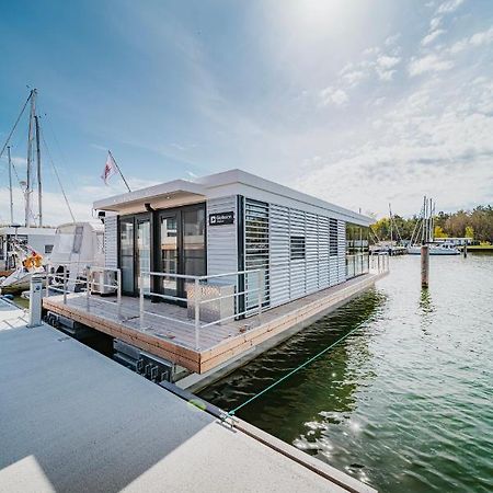 Schwimmendes Ferienhaus "Trinity" Ihr Seahome Auf Der Ostsee 佩讷明德 外观 照片