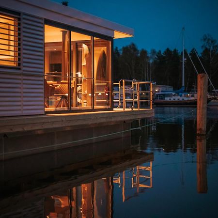 Schwimmendes Ferienhaus "Trinity" Ihr Seahome Auf Der Ostsee 佩讷明德 外观 照片