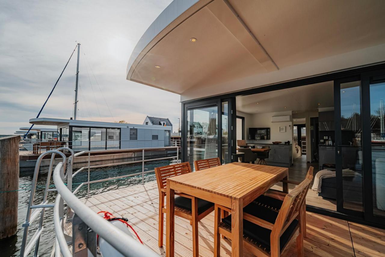 Schwimmendes Ferienhaus "Trinity" Ihr Seahome Auf Der Ostsee 佩讷明德 外观 照片